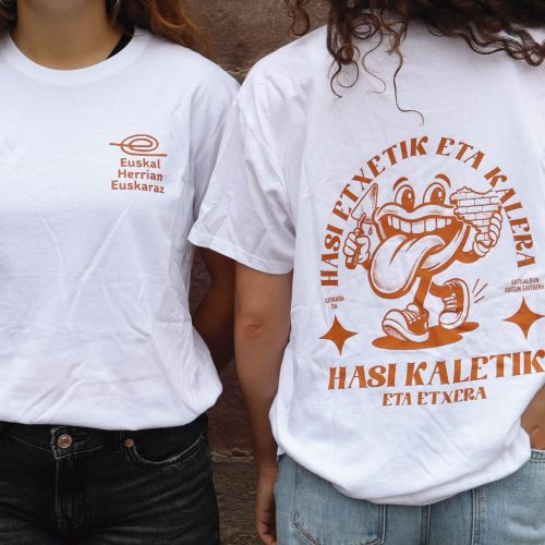 EUSKAL HERRIAN  EUSKARAZ helduen kamiseta Txuria